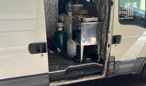 Dopo il sequestro del furgone, i cittadini si sfogano: “Le nostre segnalazioni arrivate in ritardo”