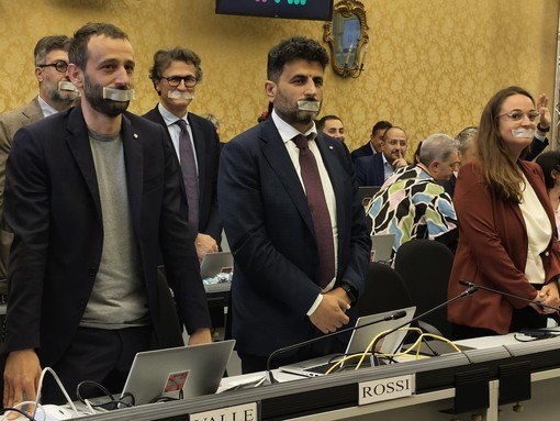 Momenti di bagarre durante l'ultimo Consiglio regionale