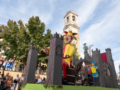 Sei carri, nuovi banchi e un concerto: novità nel programma della Sagra dell’Uva di Bricherasio Sei carri, nuovi banchi e un concerto: novità nel programma della Sagra dell’Uva di Bricherasio