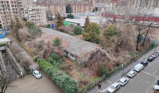 L'ex scuola abbandonata di via Baltimora