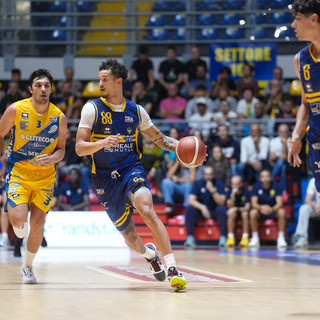 Prima vittoria al Pala Gianni Asti: Reale Mutua Basket Torino batte UEB Gesteco Cividale 76 - 59