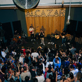 Labadessa live da Off Topic con performance e firmacopie Labadessa live da Off Topic con performance e firmacopie