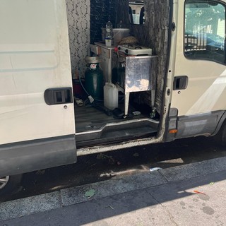 Dopo il sequestro del furgone, i cittadini si sfogano: “Le nostre segnalazioni arrivate in ritardo”