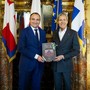 Claudio Baglioni e Stefano Lo Russo durante la consegna dell'omaggio al cantante Claudio Baglioni e Stefano Lo Russo durante la consegna dell'omaggio al cantante