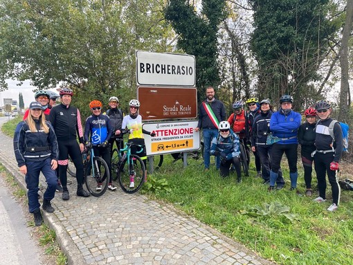 Paola Gianotti chiude in Val Pellice il tour nel Pinerolese ‘Io rispetto il ciclista’
