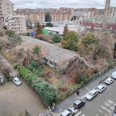 L'ex scuola abbandonata di via Baltimora L'ex scuola abbandonata di via Baltimora