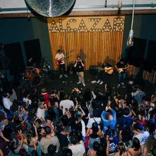 Labadessa live da Off Topic con performance e firmacopie