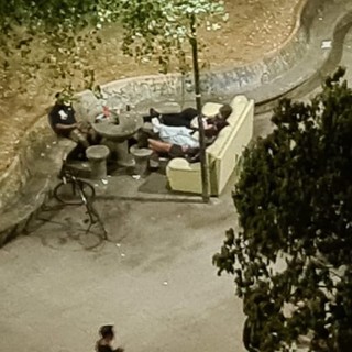 Bivacco continuo nei giardini della Venchi