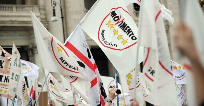 Problemi romani e carenza di candidati frenano la campagna elettorale del M5S Torino