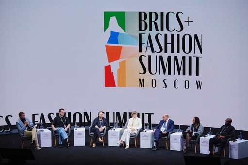 Vintage accanto al lusso: cosa sceglie la nuova generazione – raccontano i partecipanti al BRICS+ Fashion Summit