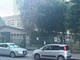 Ex scuola di via Baltimora 91, tagliate le erbacce Ex scuola di via Baltimora 91, tagliate le erbacce