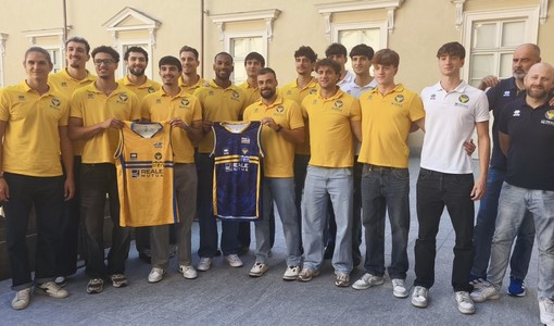 Basket Torino ha presentato la squadra della nuova stagione Basket Torino ha presentato la squadra della nuova stagione