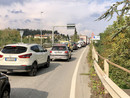 La coda sul luogo dell’incidente (foto di Christian Bosio)