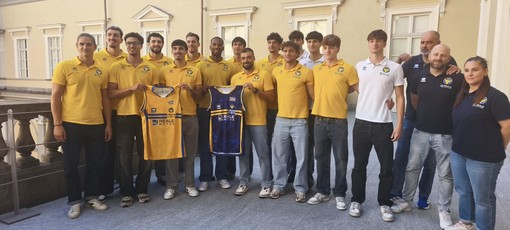 Basket Torino ha presentato la squadra della nuova stagione Basket Torino ha presentato la squadra della nuova stagione