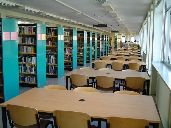 La biblioteca Pavese La biblioteca Pavese