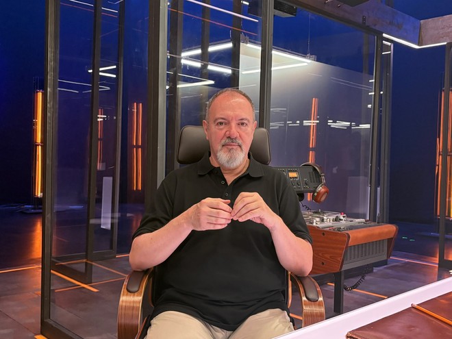 A Torino il set del nuovo Blu Notte di Carlo Lucarelli: “Mi appassiona il mistero, non i delitti” A Torino il set del nuovo Blu Notte di Carlo Lucarelli: “Mi appassiona il mistero, non i delitti”