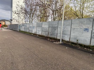 La nuova recinzione lungo la promenade La nuova recinzione lungo la promenade