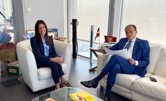 L'assessora Cameroni e il governatore Cirio