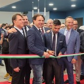 Antonio Graziano taglia il nastro per inaugurare il nuovo polo