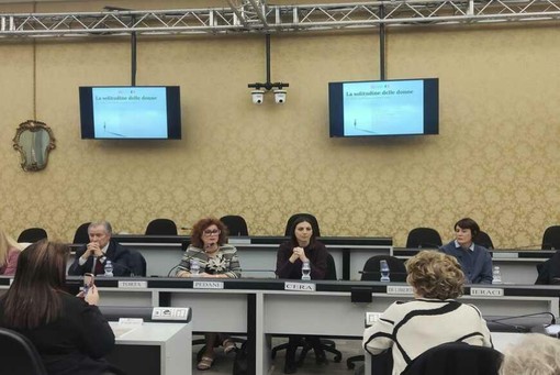 A Palazzo Lascaris il convegno “La solitudine delle donne” A Palazzo Lascaris il convegno “La solitudine delle donne”