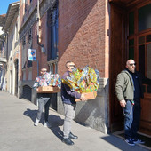I volontari di CasaPound portano un sorriso ai bambini in difficoltà