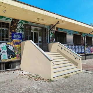 Il centro d'incontro all'interno del parco Di Vittorio