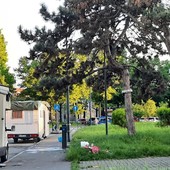 &quot;Gli sgomberi non bastano, i camper si spostano di continuo. Garantiamo uno stazionamento consentito&quot;
