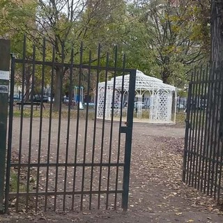 Il cancello ripristinato al giardino Scafidi