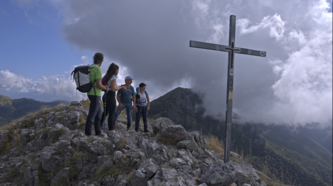 Tra natura e quota: il documentario &quot;Giovanni Storti sopravvive alle Alpi Apuane&quot; a Torino