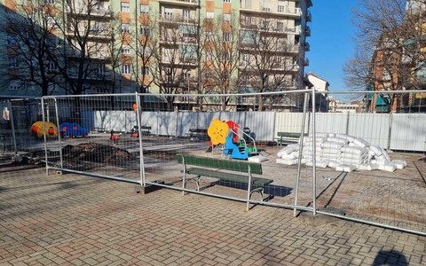 Area giochi di piazza Mattirolo, lavori in ritardo: la riapertura slitta a gennaio