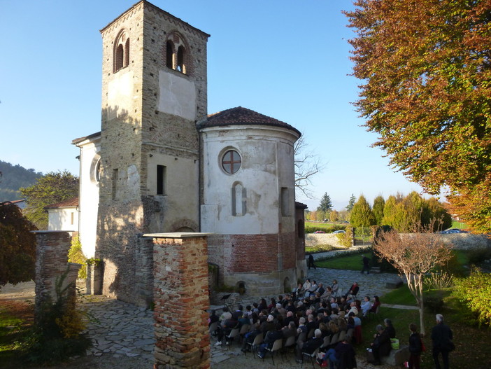 La visita alle epigrafi funerarie dell’Abbazia diventa teatro