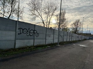 La nuova recinzione lungo la promenade La nuova recinzione lungo la promenade