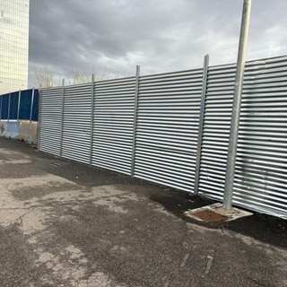 La nuova recinzione lungo la promenade