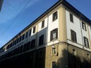 Si butta dal terzo piano del Convitto Umberto I di Torino: è vivo