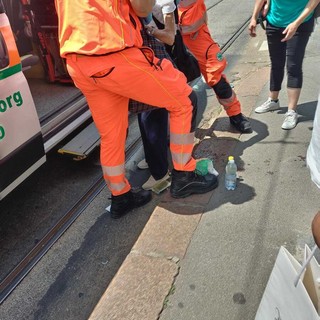 Scivolone sulle strisce pedonali in via Fabrizi