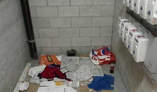 “Dormono e fumano nelle nostre cantine”, scatta l’allarme degli inquilini