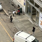 Degrado e bivacchi in corso Racconigi: &quot;Qui nemmeno una telecamera&quot;