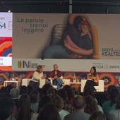 Caroline Darian al SalTo2025: in centinaia per &quot;E ho smesso di chiamarti papà&quot;