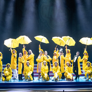 Piove sul palco dell'Alfieri: buona la &quot;prima&quot;, ieri, per &quot;Cantando sotto la pioggia&quot;