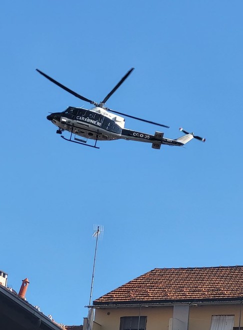Barriera di Milano sotto controllo: maxi operazione con elicottero e unità cinofile