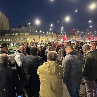 Ampia partecipazione dei commercianti al sopralluogo in largo Grosseto Ampia partecipazione dei commercianti al sopralluogo in largo Grosseto