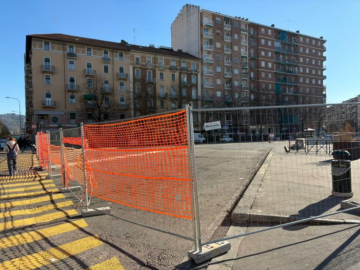 Ancora ritardi per piazza Bengasi, la Città: "Valutiamo penali contro l'impresa"
