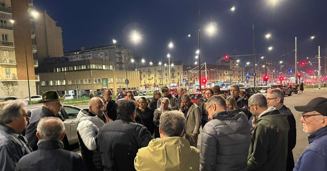 Ampia partecipazione dei commercianti al sopralluogo in largo Grosseto Ampia partecipazione dei commercianti al sopralluogo in largo Grosseto