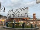 Tre scippi con monopattino lungo la Spina: "Ora chiediamo le telecamere" Tre scippi con monopattino lungo la Spina: "Ora chiediamo le telecamere"