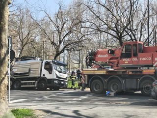 Voragine sotto la cisterna, mattinata di caos in Regio Parco Voragine sotto la cisterna, mattinata di caos in Regio Parco