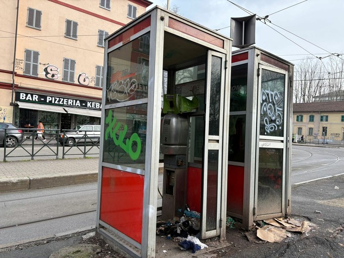 Le cabine telefoniche abbandonate