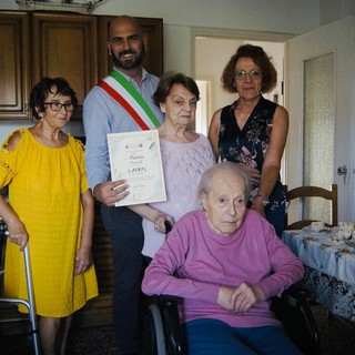 Collegno festeggia i primi 100 anni della signora Maria Porcelli