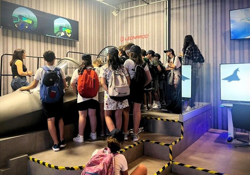 Incontro tra Leonardo e i ragazzi delle scuole per approfondire le tematiche Stem