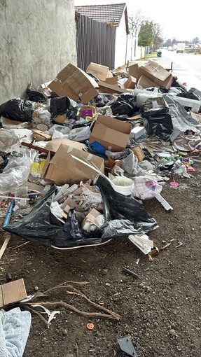 La discarica sotto al ponte del Villaretto