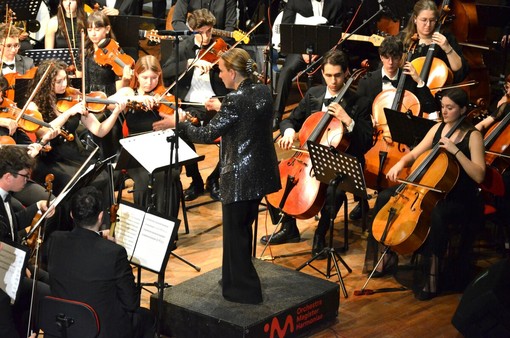 Un momento del concerto con protagonista l'associazione Musica Insieme APS